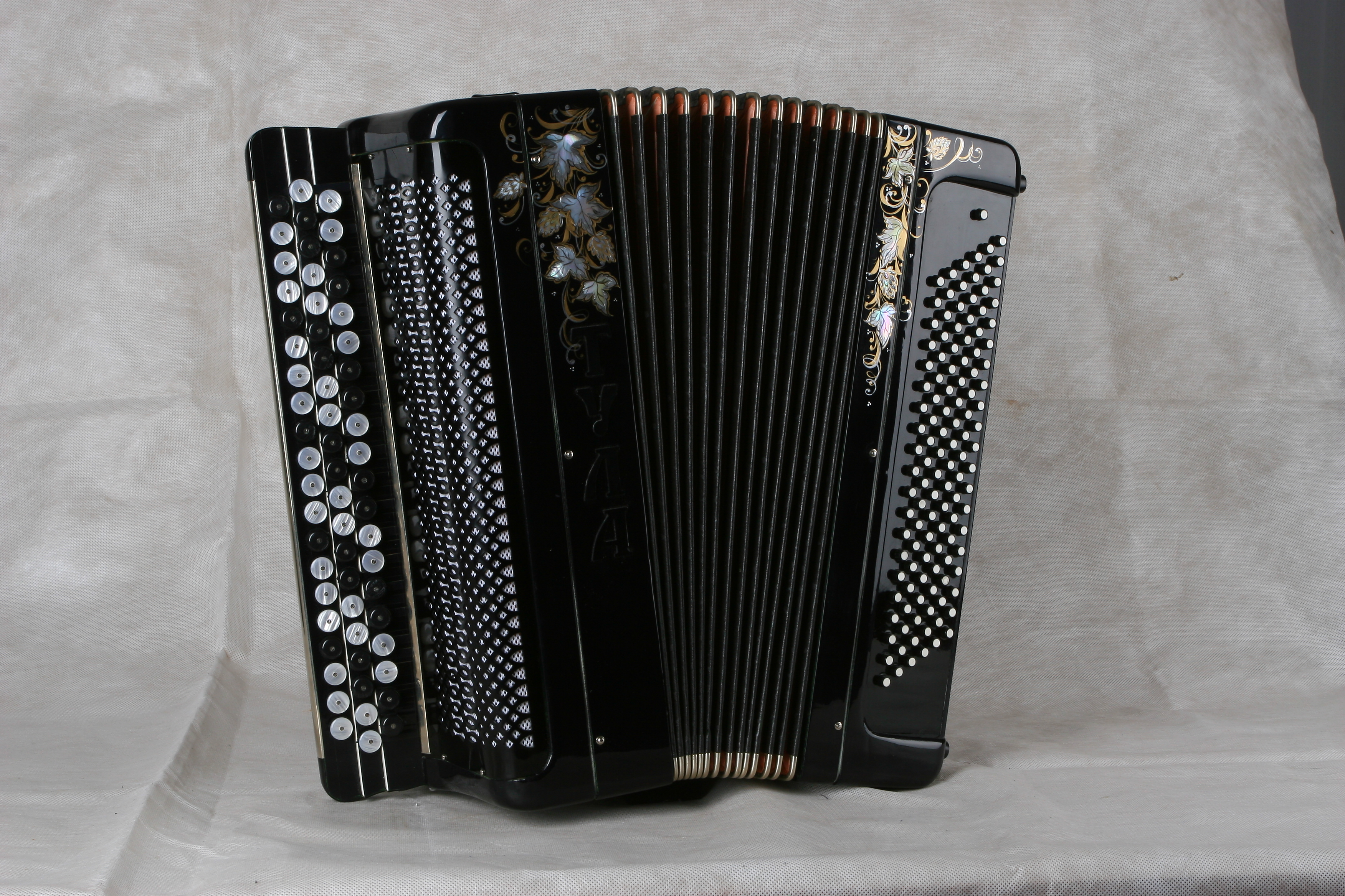 ТУЛА БН-22 Баян концертный двухголосный «Тула» 67×150-II