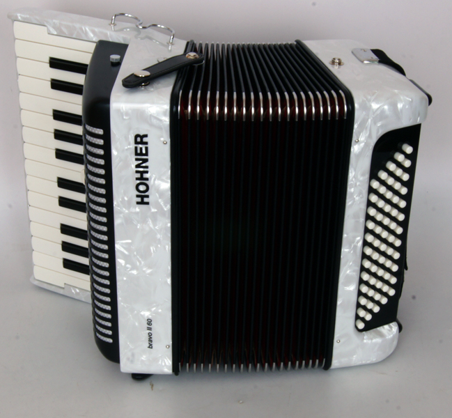A1695 BRAVO II 60 White Аккордеон Hohner