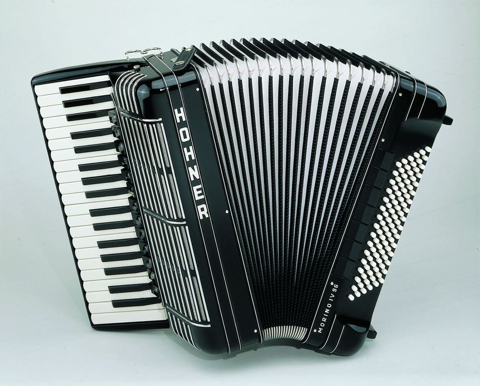 A2112 MORINO IV 96 SCHWARZ Аккордеон Hohner