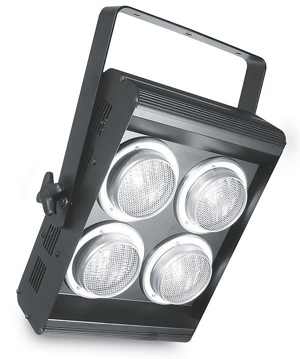 DTS FLASH 4000 Cветильник заливающего света, 2600 Вт, 4 лампы PAR36 120V/650W, черный корпус, классическое исполнение. Каждая лампочка подключается индивидуально