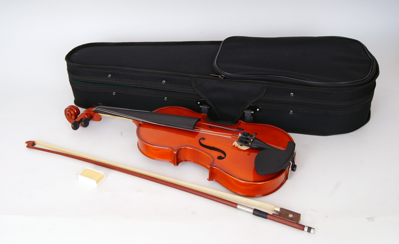 Caraya MV-008 Скрипка 1/8 с футляром и смычком.